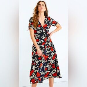 Madewell Peekaboo-Sleeve Midi Dress
in Hillside Daisies size 4